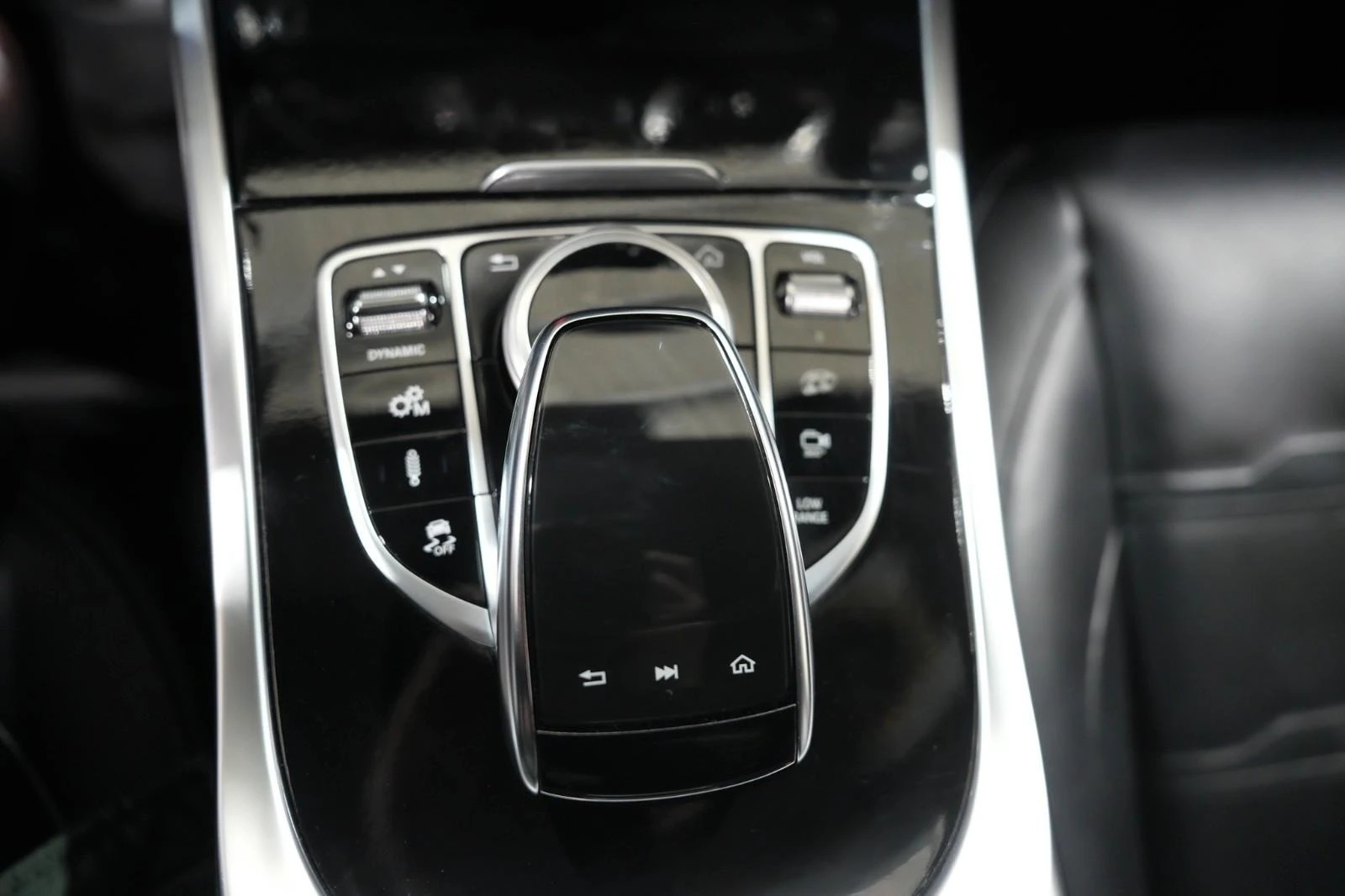 Mercedes-Benz G 63 AMG 4-MATIC/MAGNO/NIGHT/EXCLUSIV/360/, снимка 11 - Автомобили и джипове - 53824296