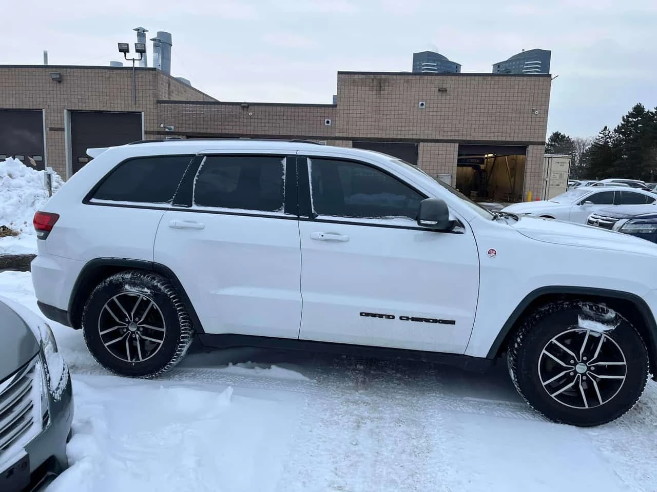 Jeep Grand cherokee * Trailhawk * ПОДГРЕВИ * КАМЕРА * ПАМЕТ, снимка 16 - Автомобили и джипове - 53945784