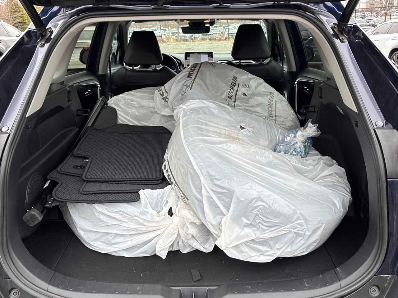 Toyota Rav4 * Limited * КОМПЛЕКТ ДЖАНТИ * 360 * ОБДУХВАНЕ * ПА, снимка 13 - Автомобили и джипове - 54084764