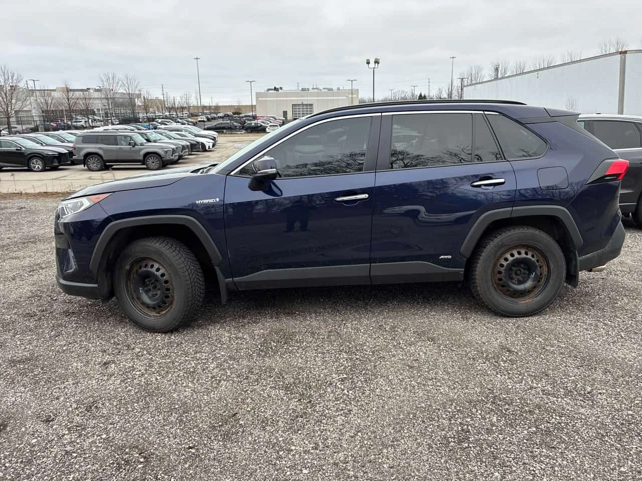 Toyota Rav4 * Limited * КОМПЛЕКТ ДЖАНТИ * 360 * ОБДУХВАНЕ * ПА, снимка 2 - Автомобили и джипове - 54084764