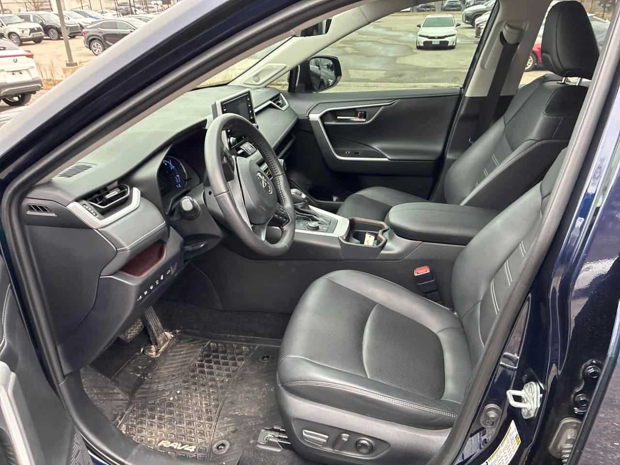 Toyota Rav4 * Limited * КОМПЛЕКТ ДЖАНТИ * 360 * ОБДУХВАНЕ * ПА, снимка 5 - Автомобили и джипове - 54084764