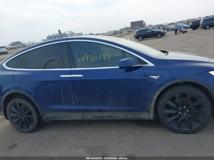 Tesla Model X 90D, снимка 13 - Автомобили и джипове - 54557959