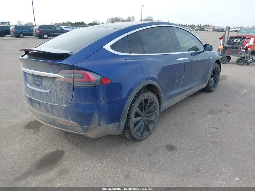 Tesla Model X 90D, снимка 4 - Автомобили и джипове - 54557959