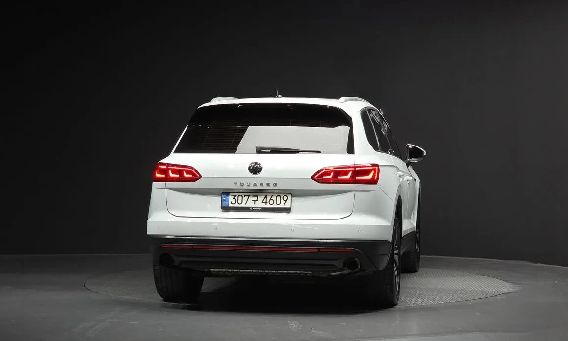 VW Touareg Gen3 3.0 TDI Panorama/Disitron/Обдухване, снимка 4 - Автомобили и джипове - 55087597