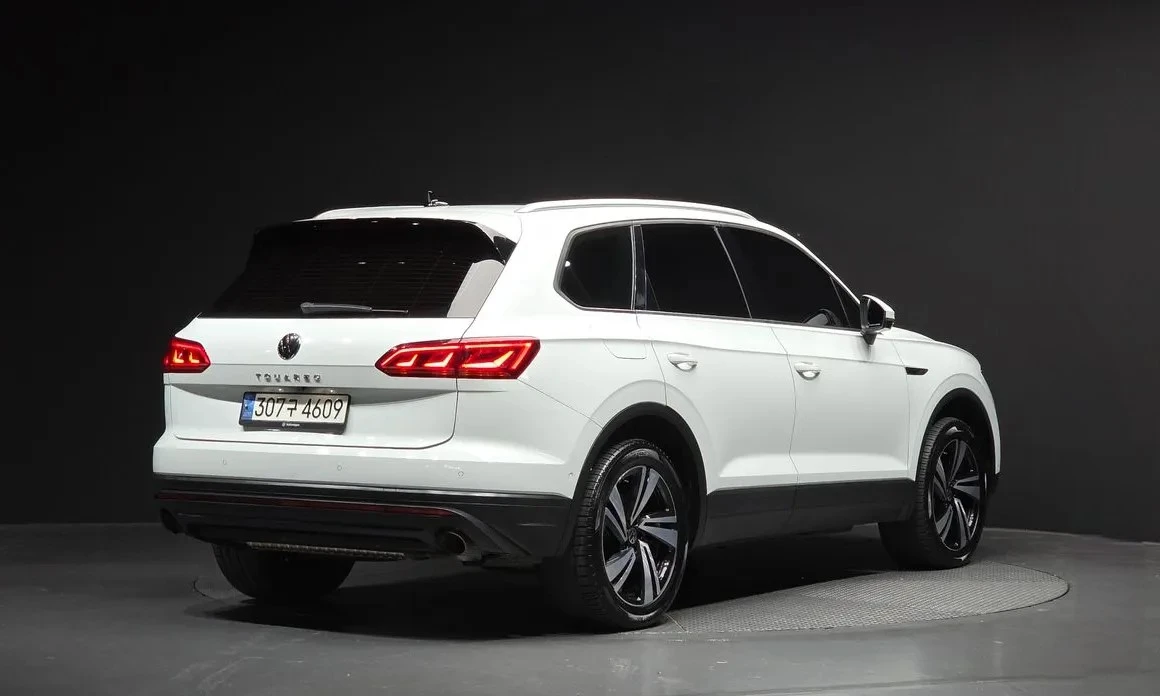 VW Touareg Gen3 3.0 TDI Panorama/Disitron/Обдухване, снимка 2 - Автомобили и джипове - 55087597