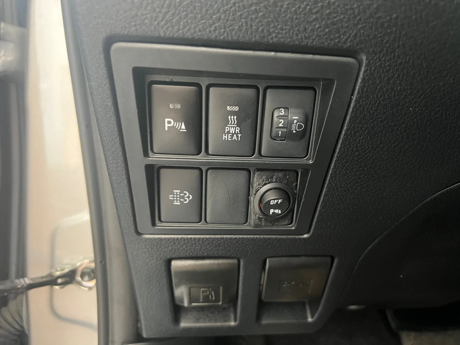 Toyota Hilux Style 2.4D 6 A/T, снимка 12 - Автомобили и джипове - 55652728