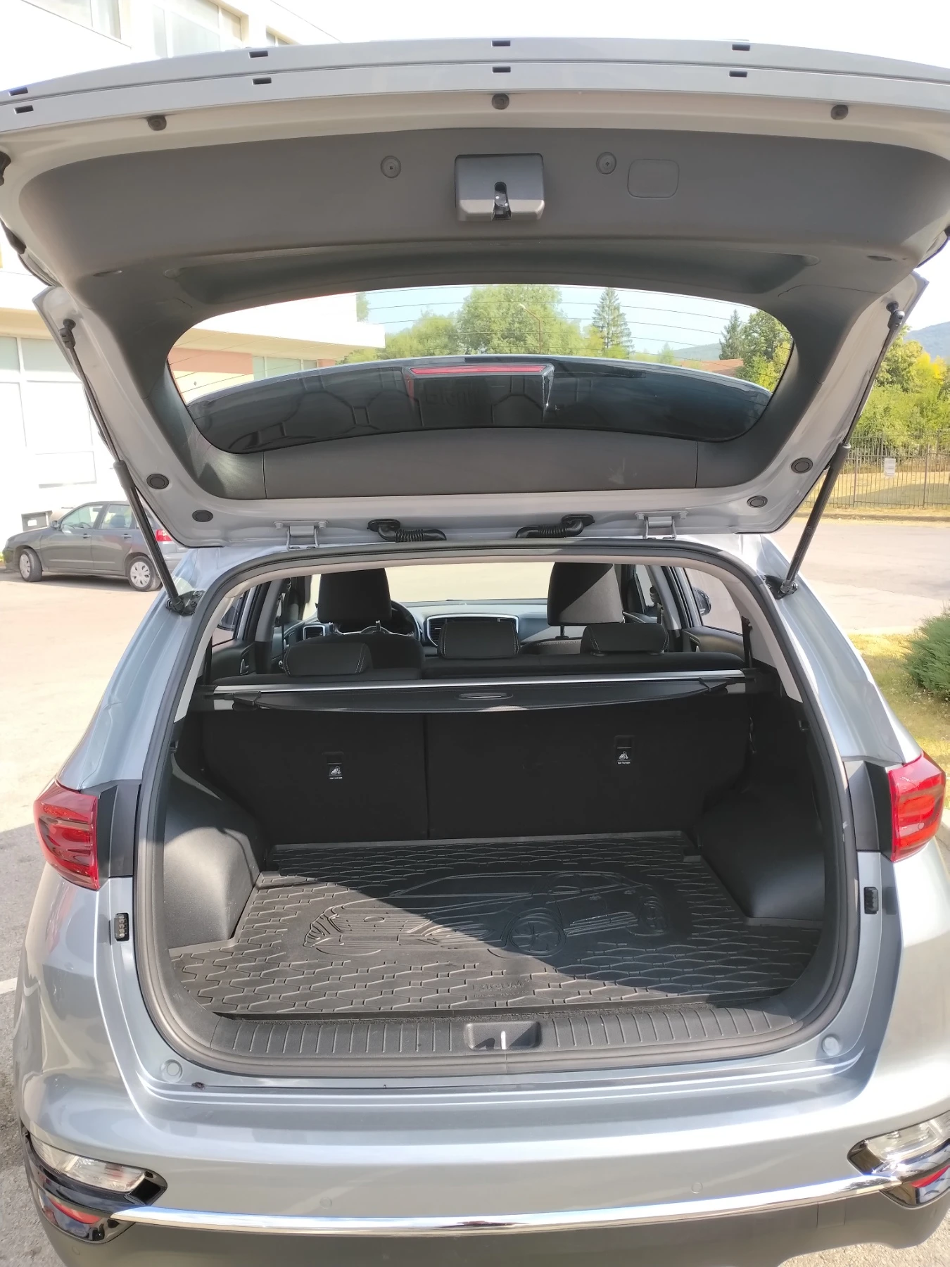 Kia Sportage, снимка 6 - Автомобили и джипове - 55808522