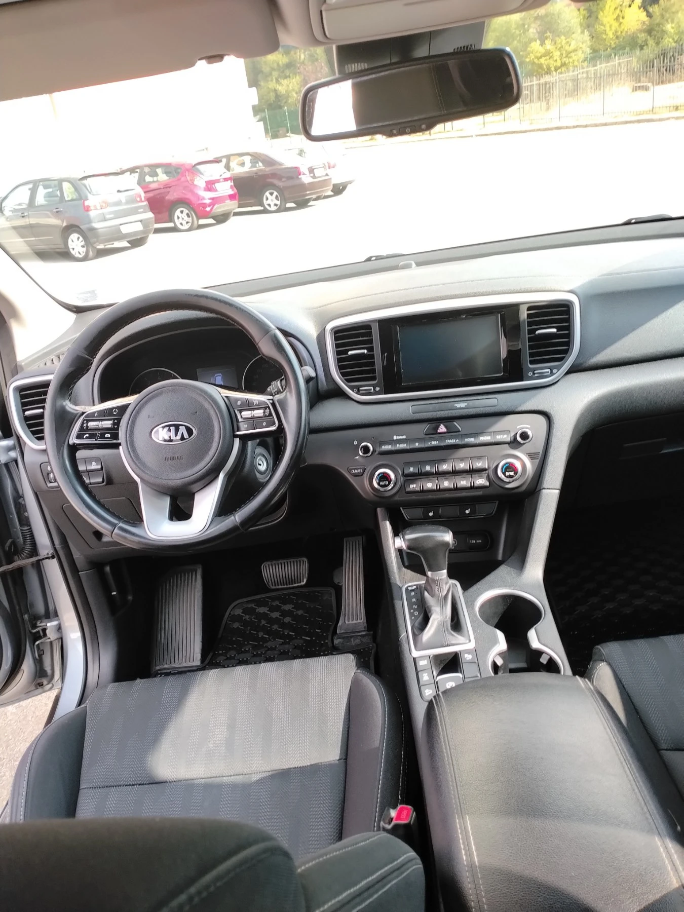 Kia Sportage, снимка 8 - Автомобили и джипове - 55808522