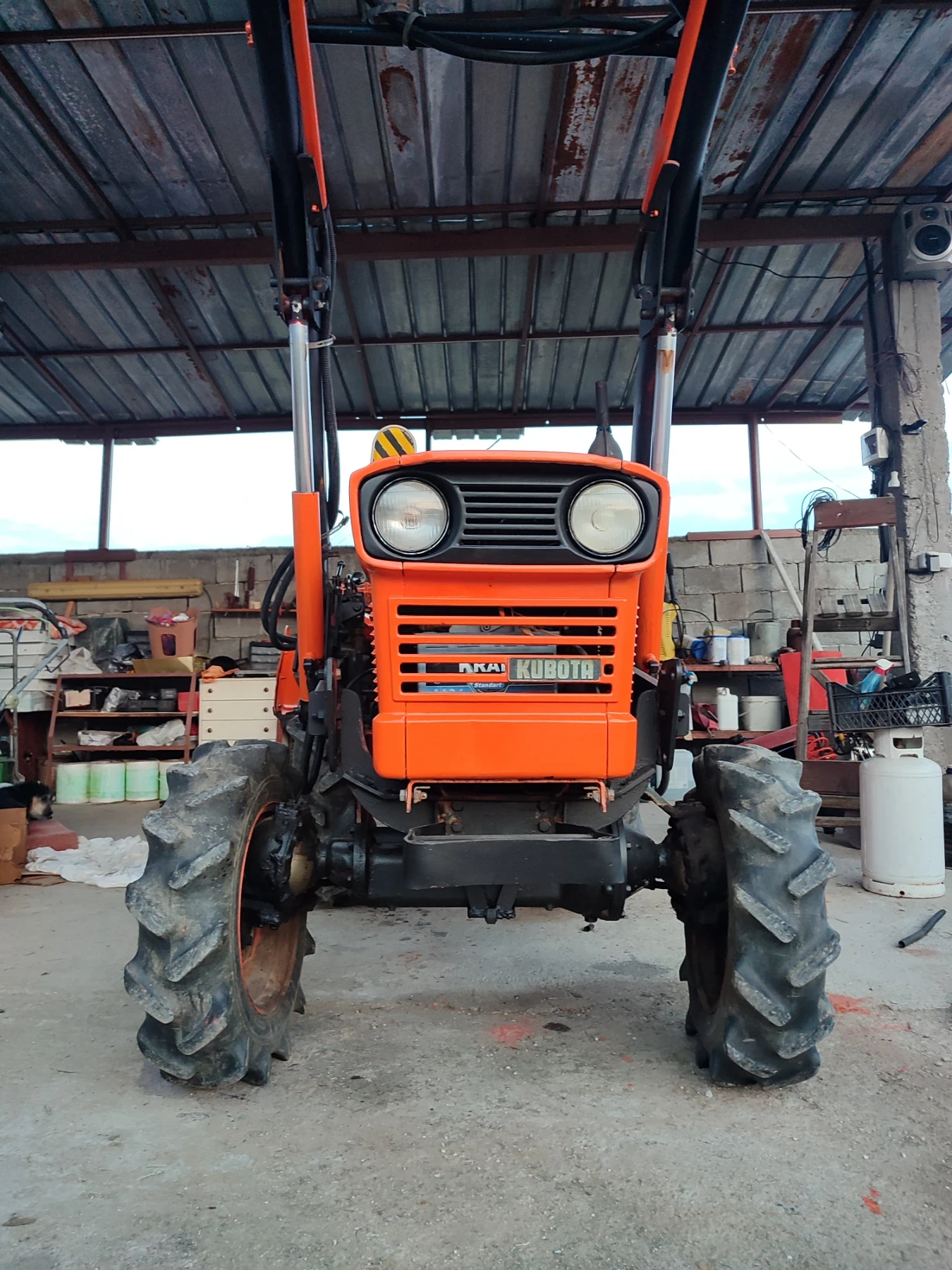 Трактор Kubota, снимка 3 - Селскостопанска техника - 53787180