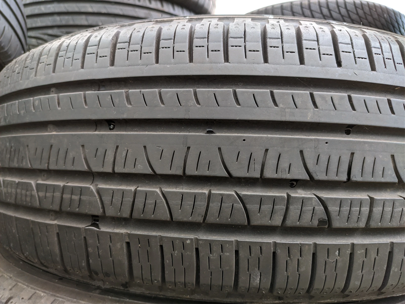 Гуми Всесезонни 215/65R17
