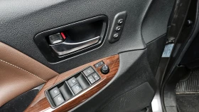 Toyota Sienna 3.5 AWD/KEYLESS/LANE ASSIST/NAVI/KAMEPA, снимка 13