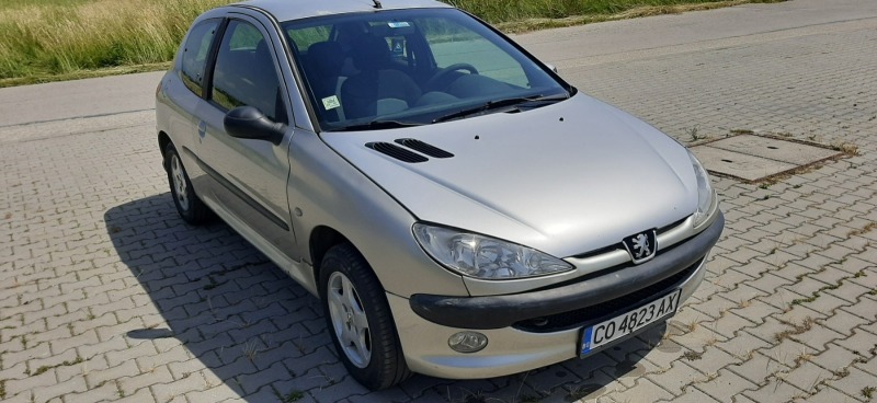 Peugeot 206 1.1, снимка 2 - Автомобили и джипове - 46398267