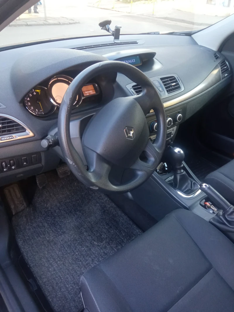 Renault Megane, снимка 6 - Автомобили и джипове - 48781186