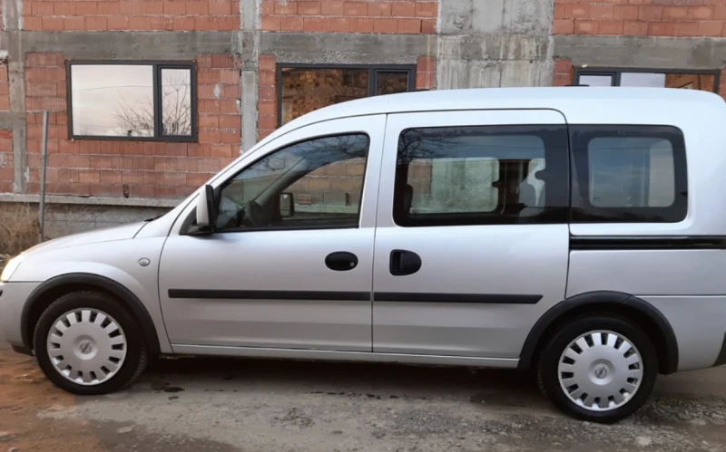 Opel Combo, снимка 5 - Автомобили и джипове - 48903544