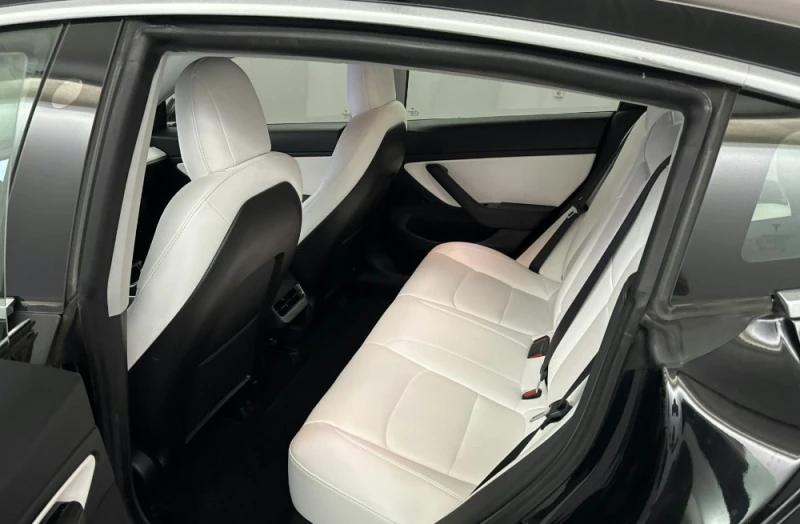 Tesla Model 3  4х4 Европейска Гаранция, снимка 5 - Автомобили и джипове - 51558611