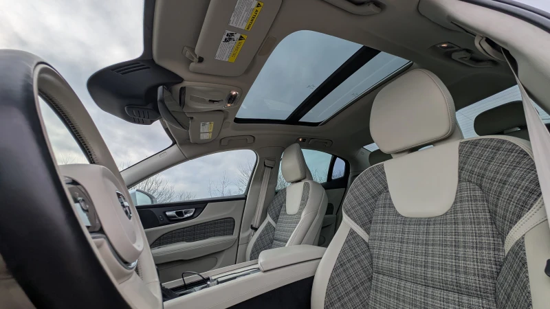 Volvo S60 T-6 AWD, снимка 13 - Автомобили и джипове - 53476938