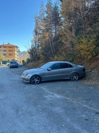 Mercedes-Benz E 320, снимка 10 - Автомобили и джипове - 53224158