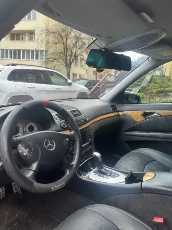 Mercedes-Benz E 320, снимка 5 - Автомобили и джипове - 53224158