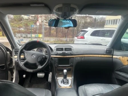 Mercedes-Benz E 320, снимка 4 - Автомобили и джипове - 53224158