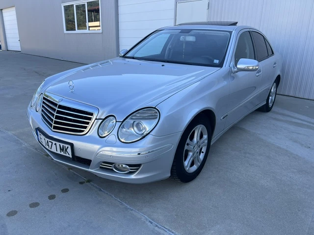 Mercedes-Benz E 280 3.0/Avantgarde, снимка 3 - Автомобили и джипове - 54305141