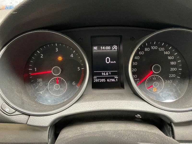 VW Golf VI 1.6 TDI Trendline BlueMotion Tech, снимка 4 - Автомобили и джипове - 55467687