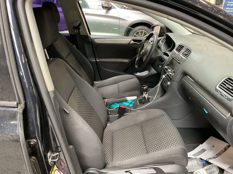 VW Golf VI 1.6 TDI Trendline BlueMotion Tech, снимка 3 - Автомобили и джипове - 55467687
