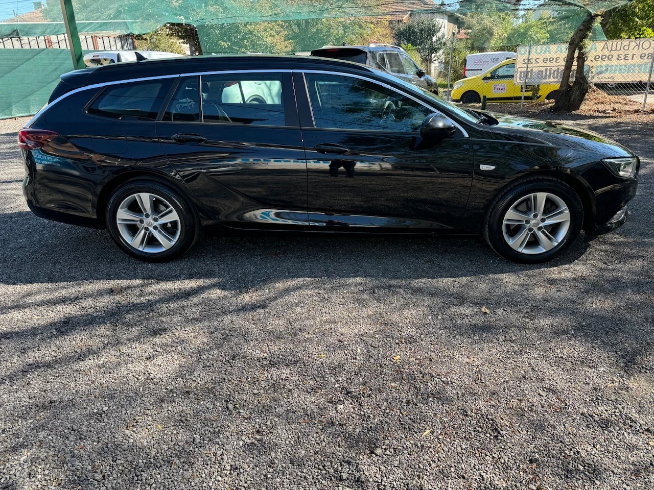 Opel Insignia 2.0d 170кс* АВТОМАТИК 8* ПЪЛ.СЕРВ.ИСТОРИЯ* 180000к - изображение 4