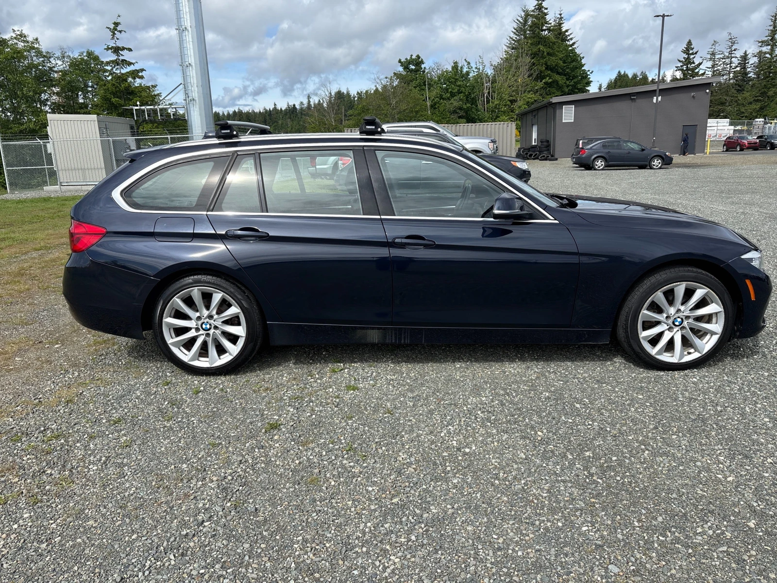 BMW 330 I xDrive* ЦЕНА ДО БЪЛГАРИЯ* (CARFAX) - изображение 4
