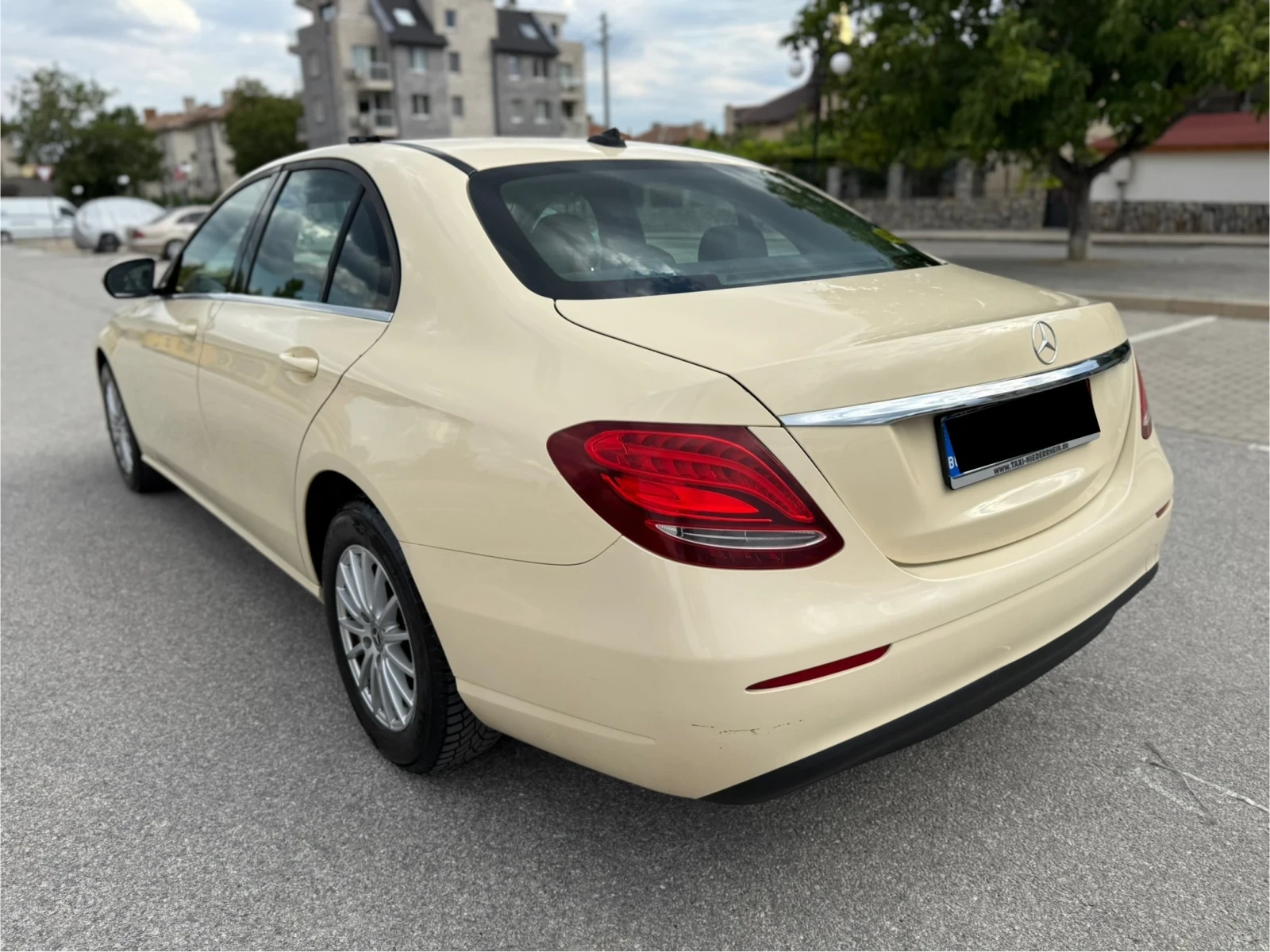 Mercedes-Benz E 200 200D* НОВИЯТ МОТОР* ОБСЛУЖЕНА! - изображение 5