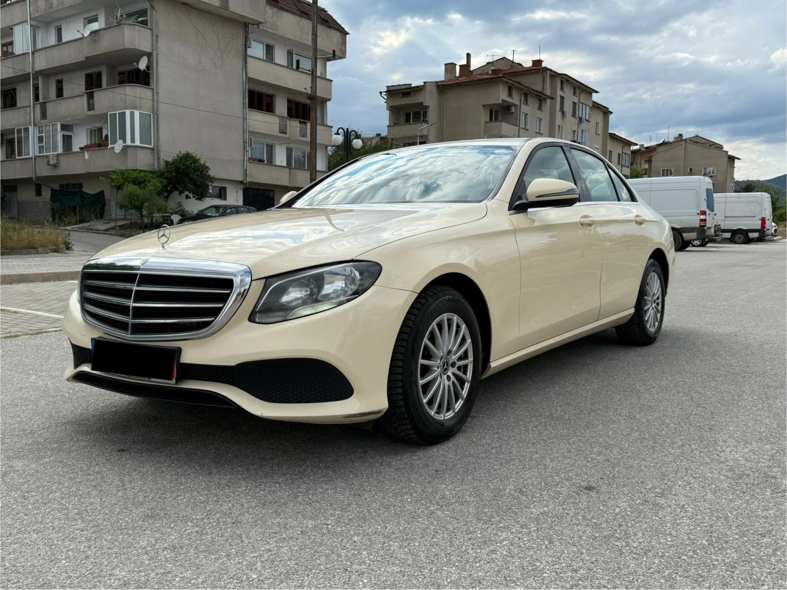 Mercedes-Benz E 200 200D* НОВИЯТ МОТОР* ОБСЛУЖЕНА! - изображение 3