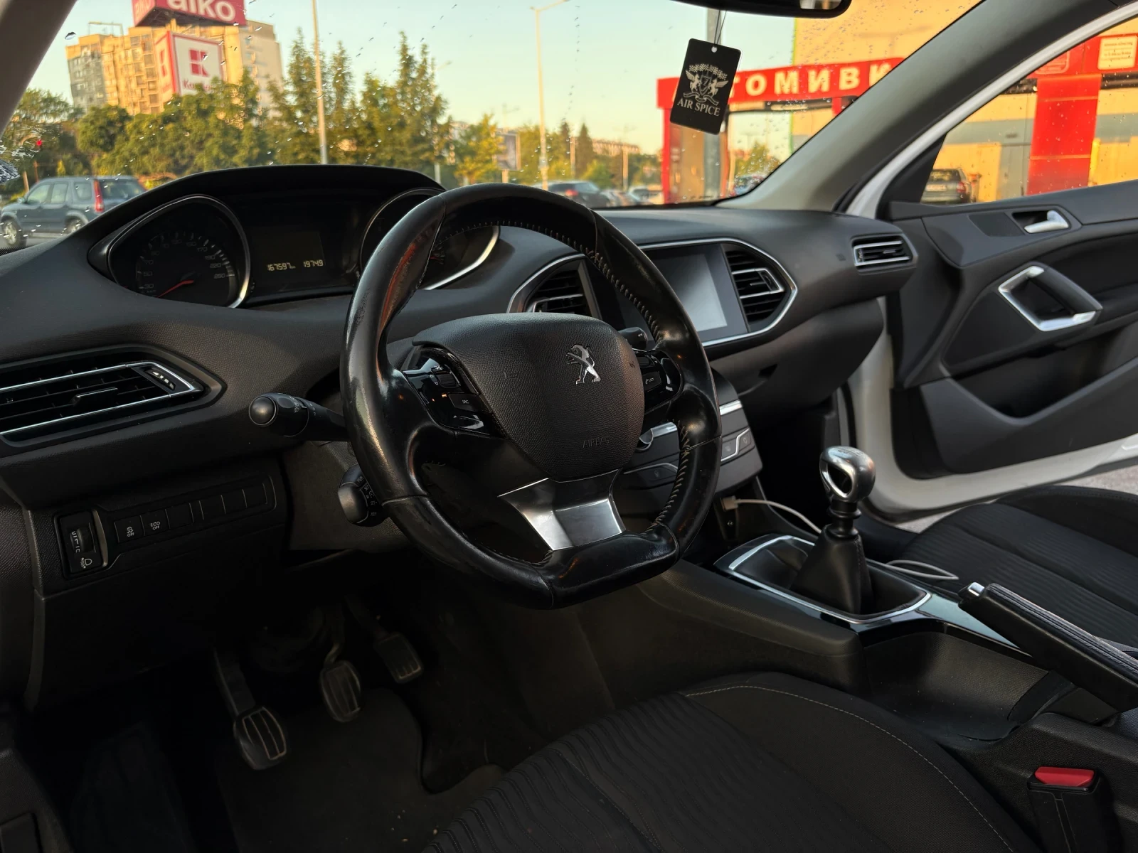 Peugeot 308 1.6 HDI - изображение 10