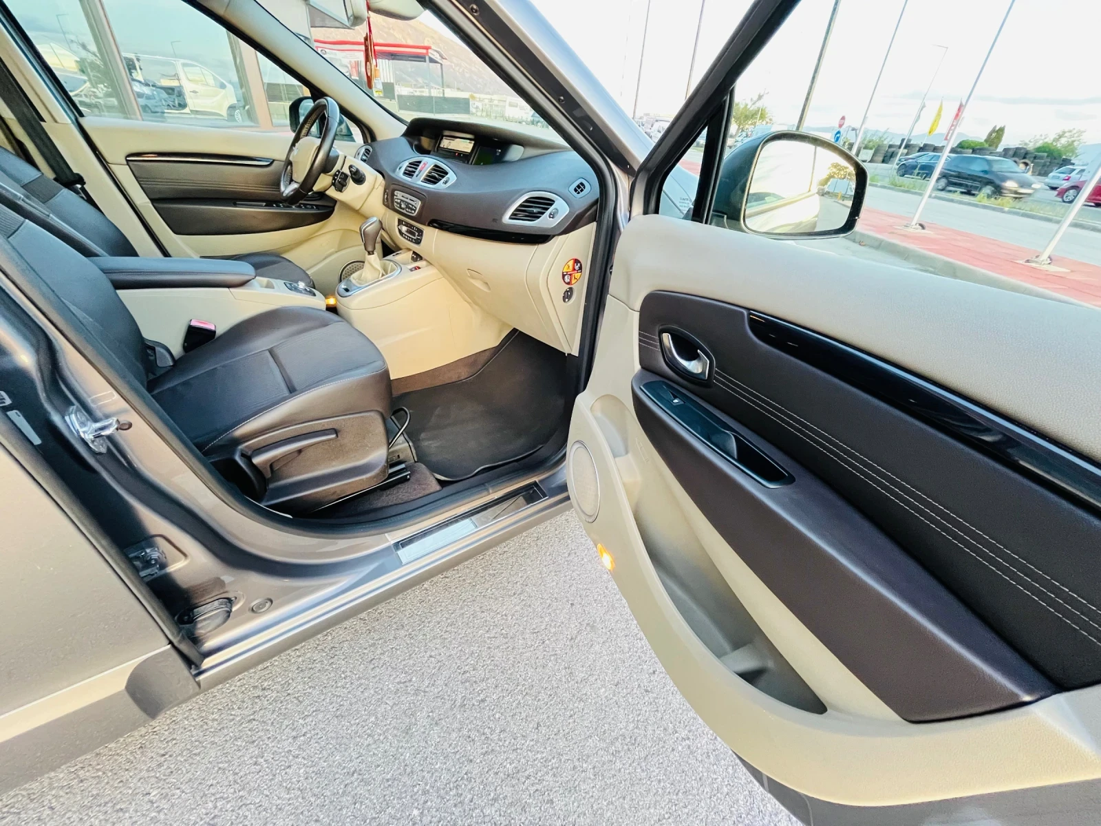 Renault Scenic 2.0DCI-150к.с.;АВТОМАТ;NAVI;Keyless-Go;КОЖА | Mobile.bg — изображение 9