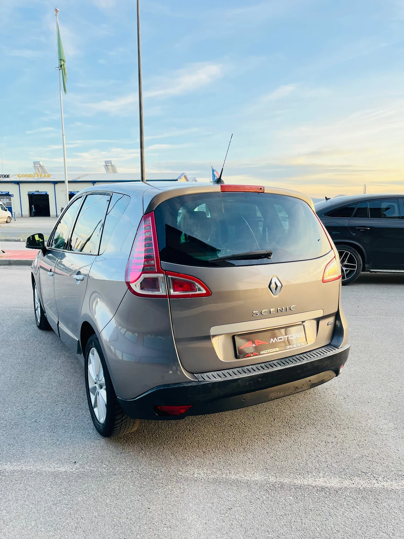 Renault Scenic 2.0DCI-150к.с.;АВТОМАТ;NAVI;Keyless-Go;КОЖА | Mobile.bg — изображение 3