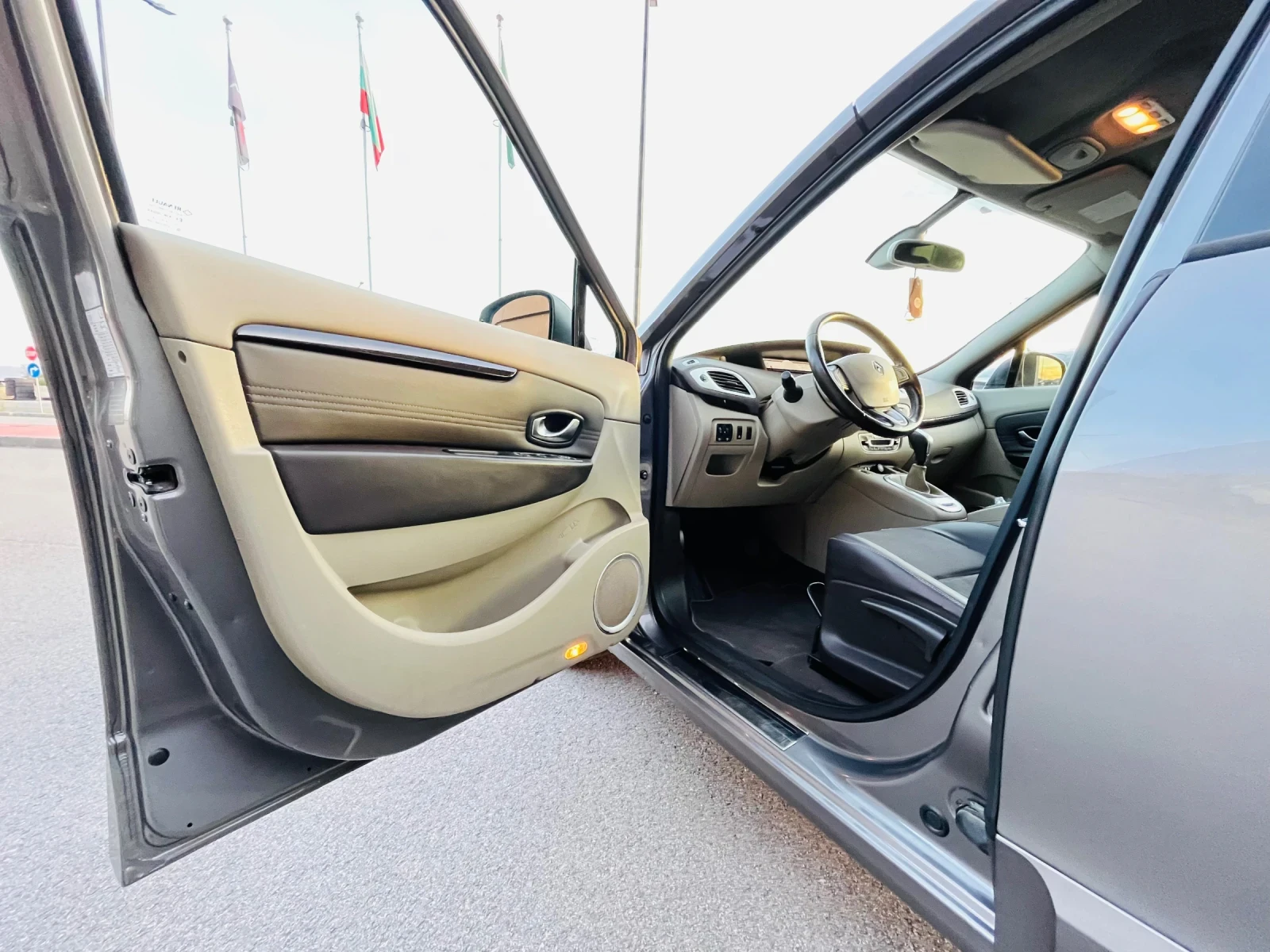 Renault Scenic 2.0DCI-150к.с.;АВТОМАТ;NAVI;Keyless-Go;КОЖА | Mobile.bg — изображение 5