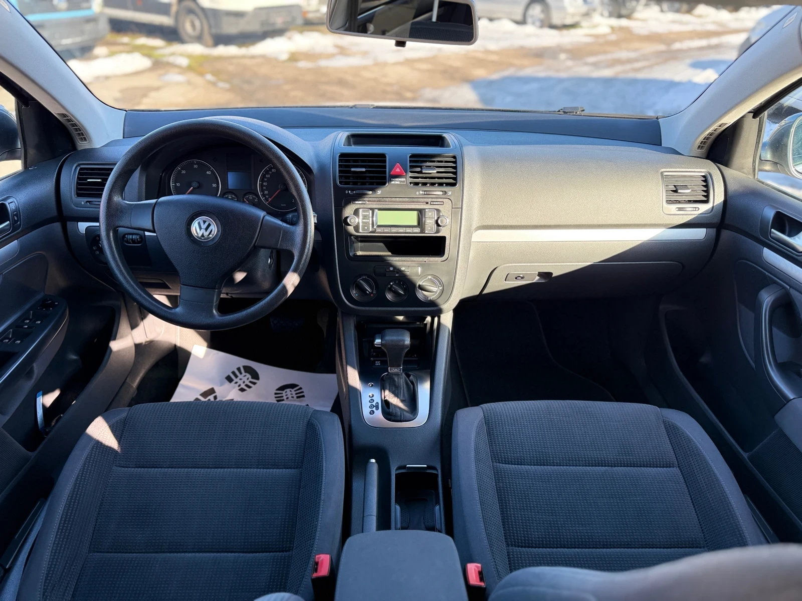 VW Golf 1.9TDI-105kc-Автомат - изображение 10