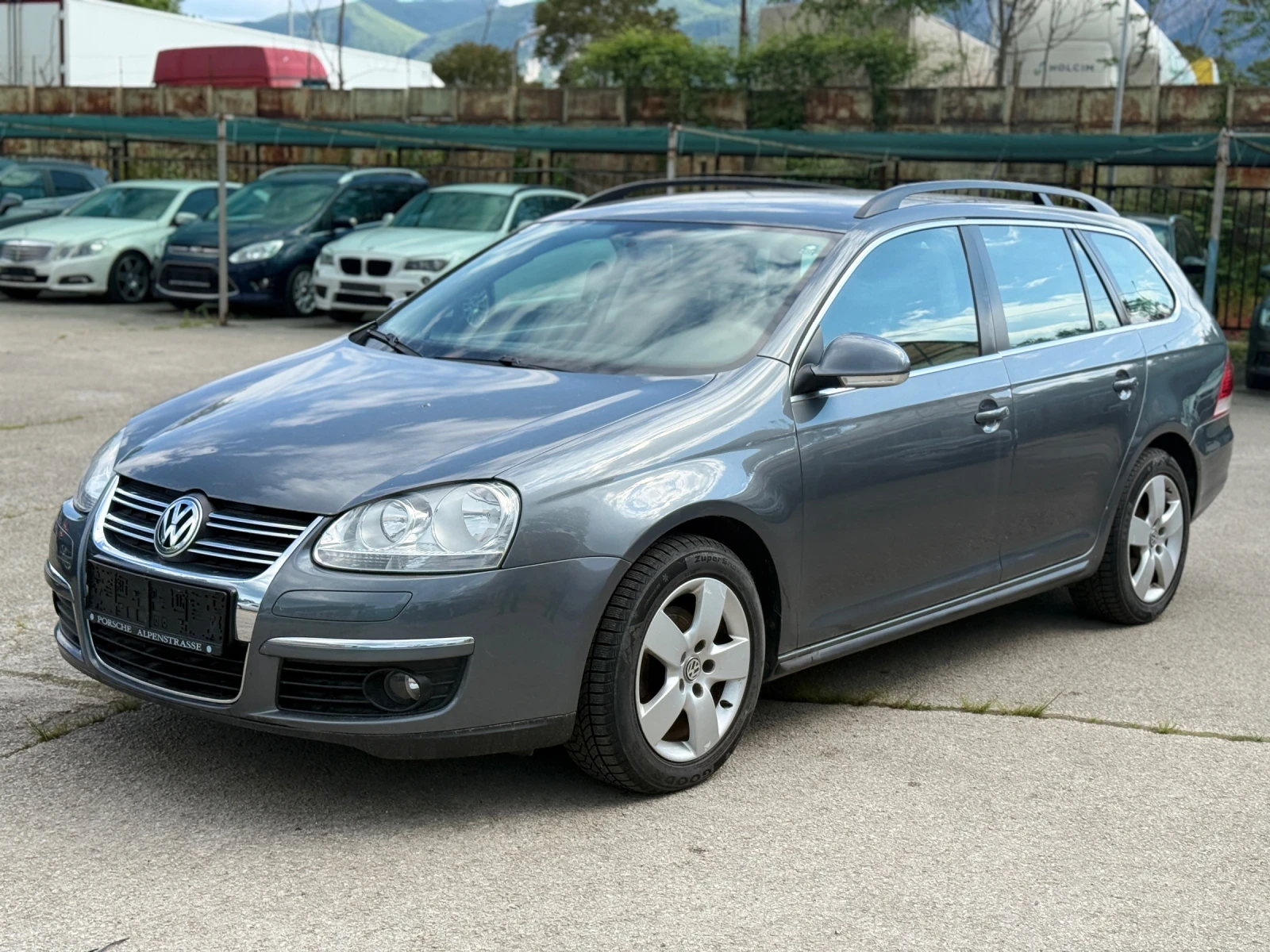 VW Golf 1.9TDI-105kc-Автомат, снимка 2 - Автомобили и джипове - 53815558