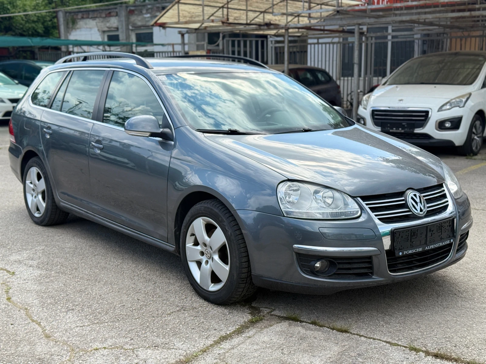 VW Golf 1.9TDI-105kc-Автомат, снимка 3 - Автомобили и джипове - 53815558