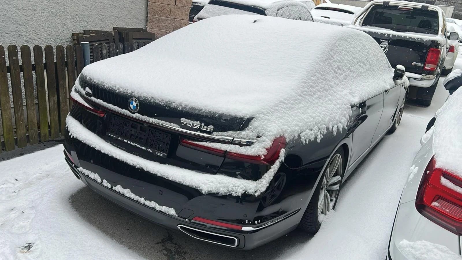 BMW 745 745LE M in HYBRIT X Drive - изображение 2