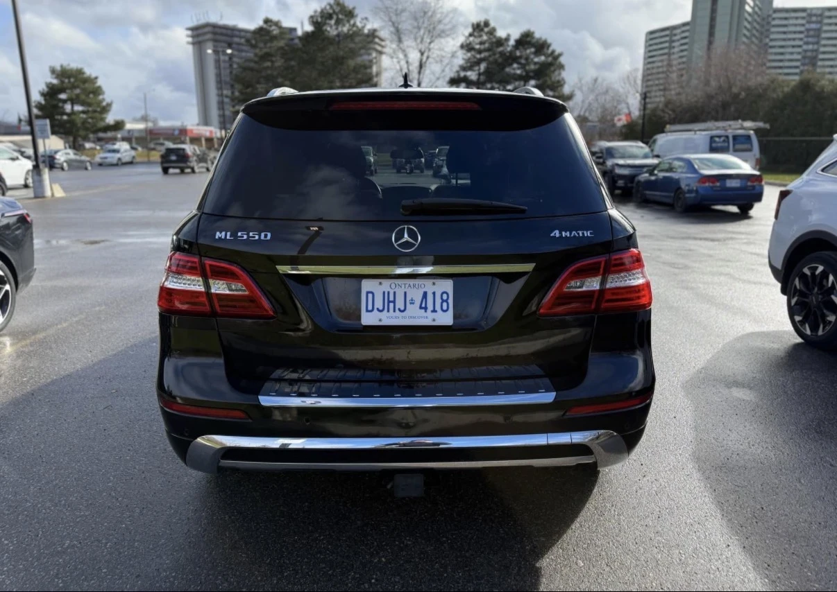 Mercedes-Benz ML 550 V8 BITURBO * ОБДУХВАНЕ * ПАНОРАМА * CARFAX * , снимка 4 - Автомобили и джипове - 54165246