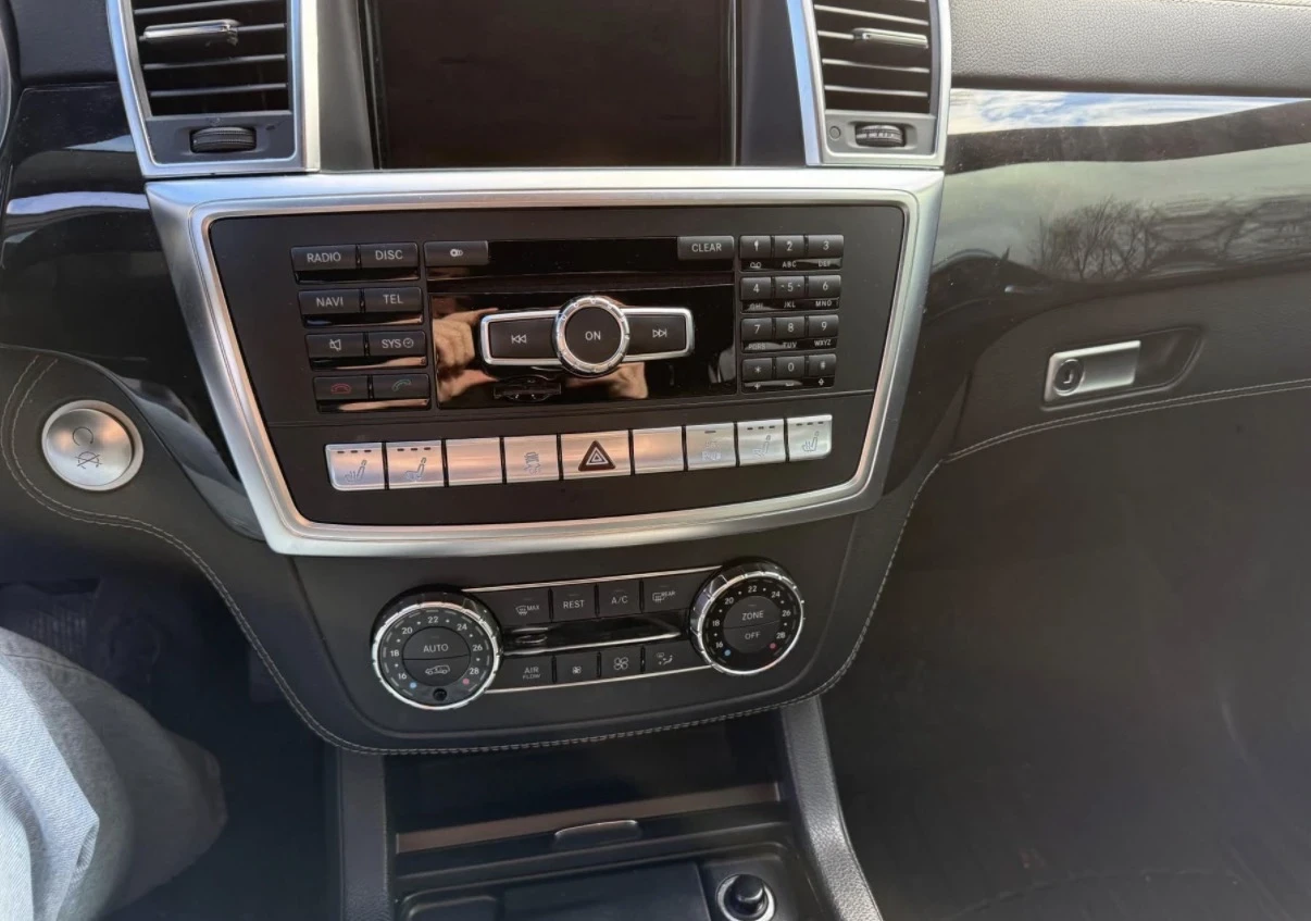 Mercedes-Benz ML 550 V8 BITURBO * ОБДУХВАНЕ * ПАНОРАМА * CARFAX * , снимка 10 - Автомобили и джипове - 54165246