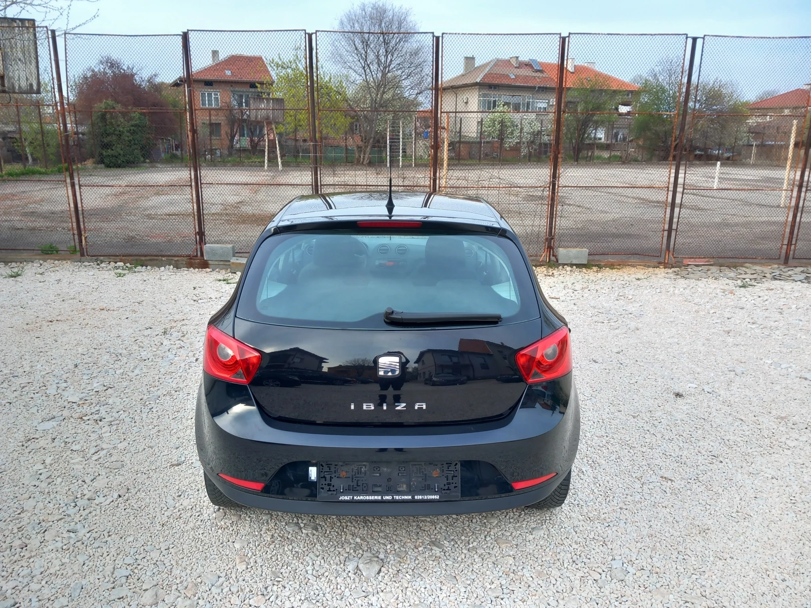 Seat Ibiza 1.4i клима 86кс, снимка 4 - Автомобили и джипове - 54183394