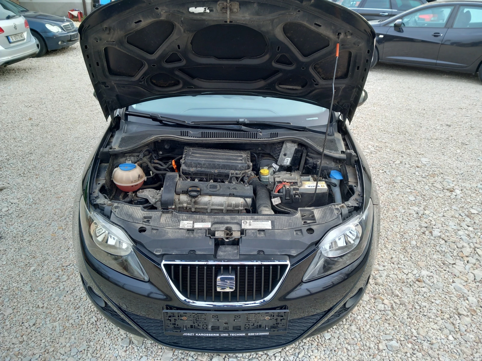 Seat Ibiza 1.4i клима 86кс, снимка 15 - Автомобили и джипове - 54183394