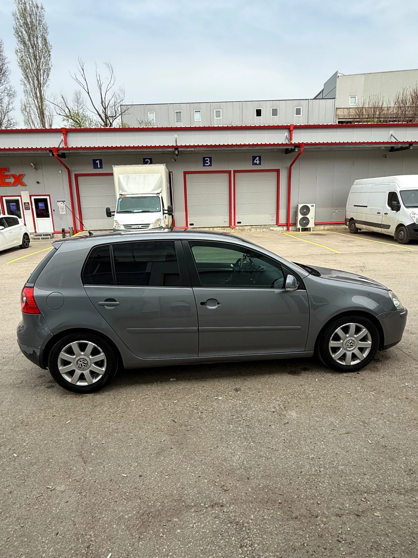 VW Golf, снимка 6 - Автомобили и джипове - 54222272