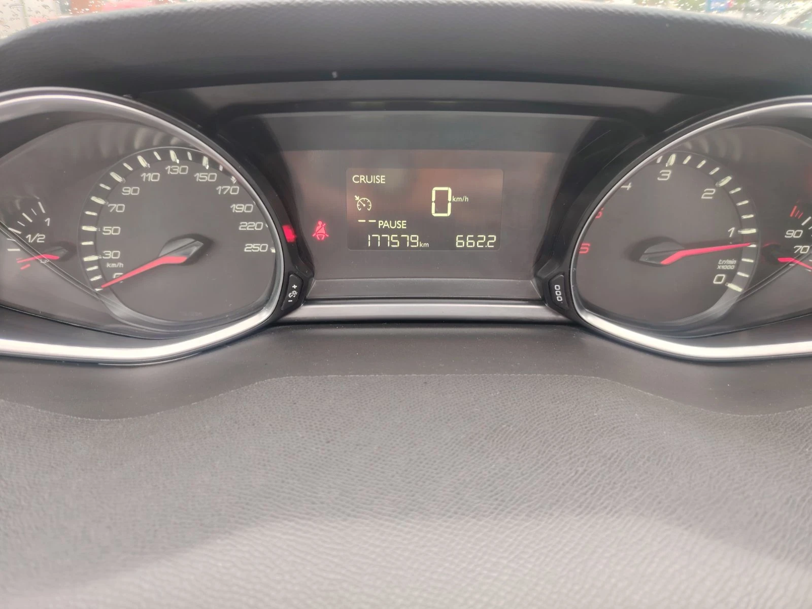 Peugeot 308 1.6 B-Hdi , снимка 11 - Автомобили и джипове - 54646048
