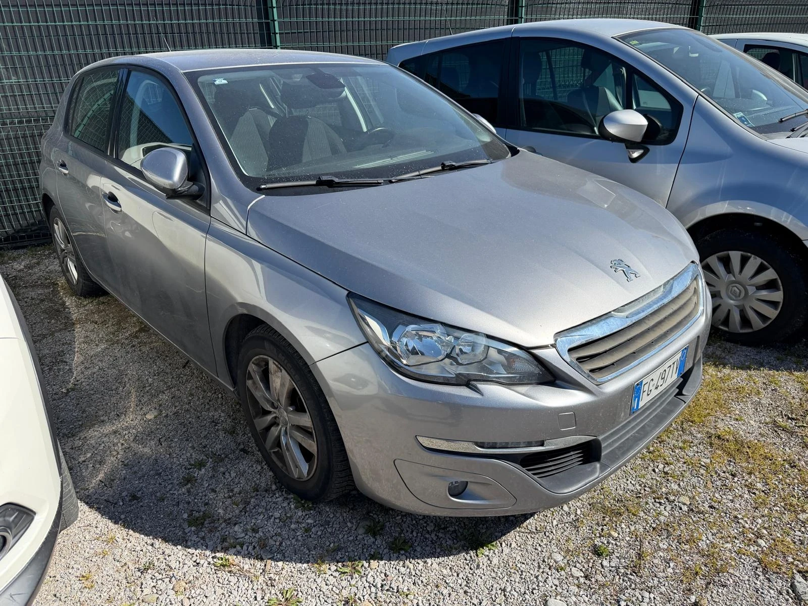 Peugeot 308 1.6 B-Hdi , снимка 16 - Автомобили и джипове - 54646048