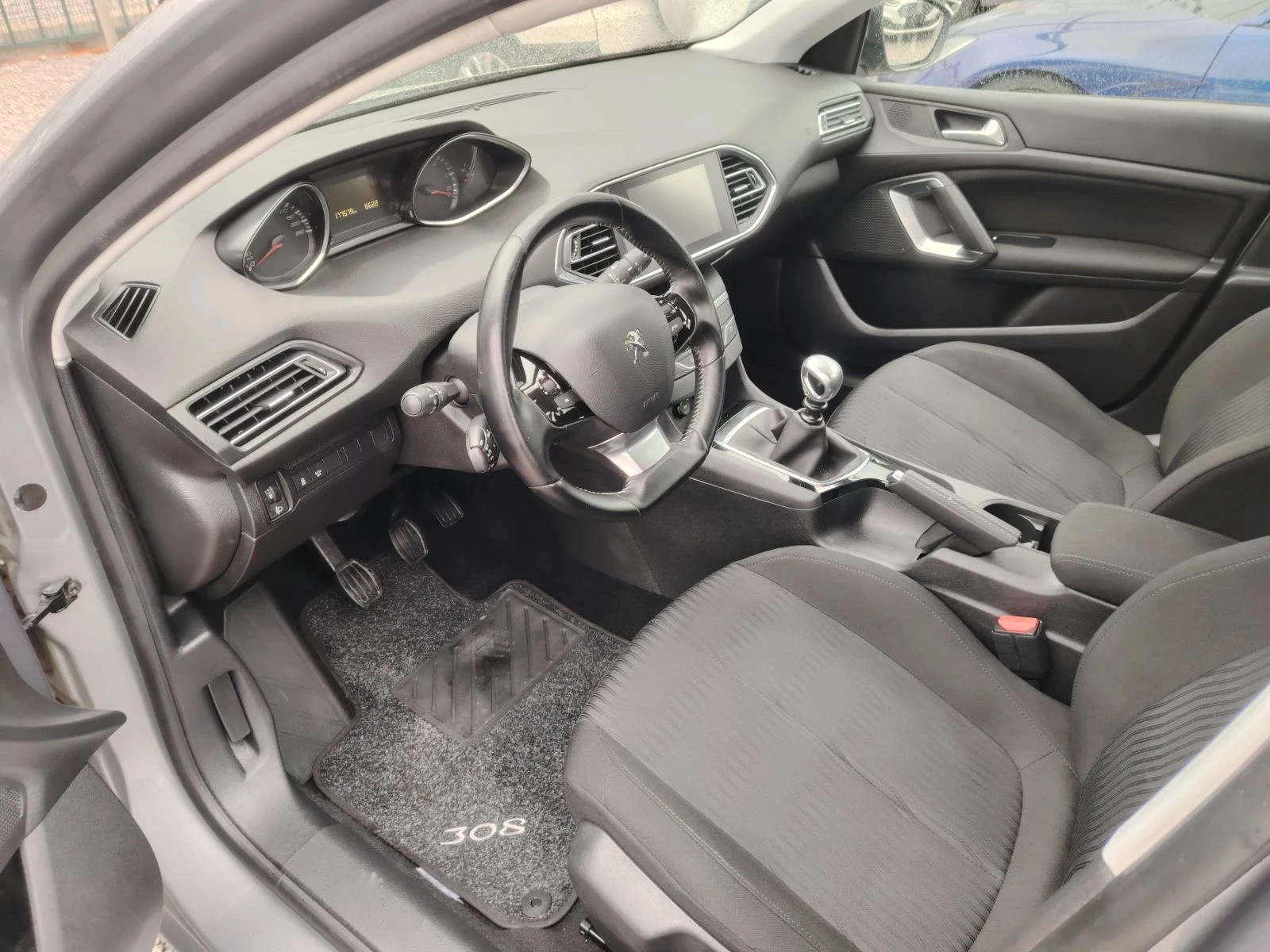 Peugeot 308 1.6 B-Hdi , снимка 8 - Автомобили и джипове - 54646048