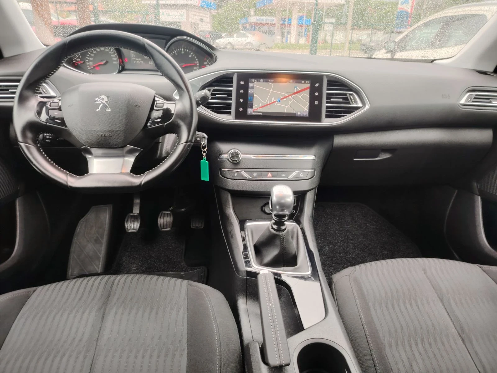 Peugeot 308 1.6 B-Hdi , снимка 7 - Автомобили и джипове - 54646048