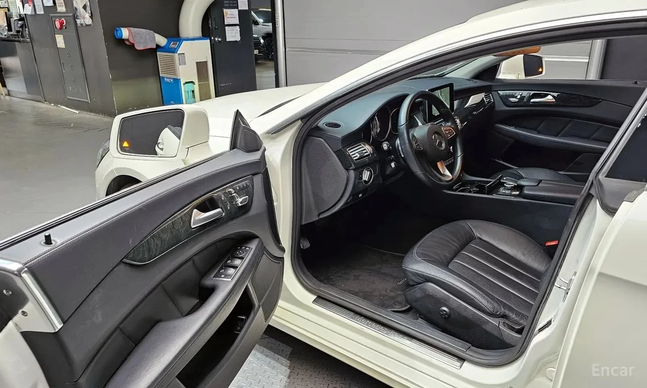 Mercedes-Benz CLS d 4MATIC| 360| ПАМЕТ| ПАНО| ПОДГРЕВИ| , снимка 10 - Автомобили и джипове - 56115097