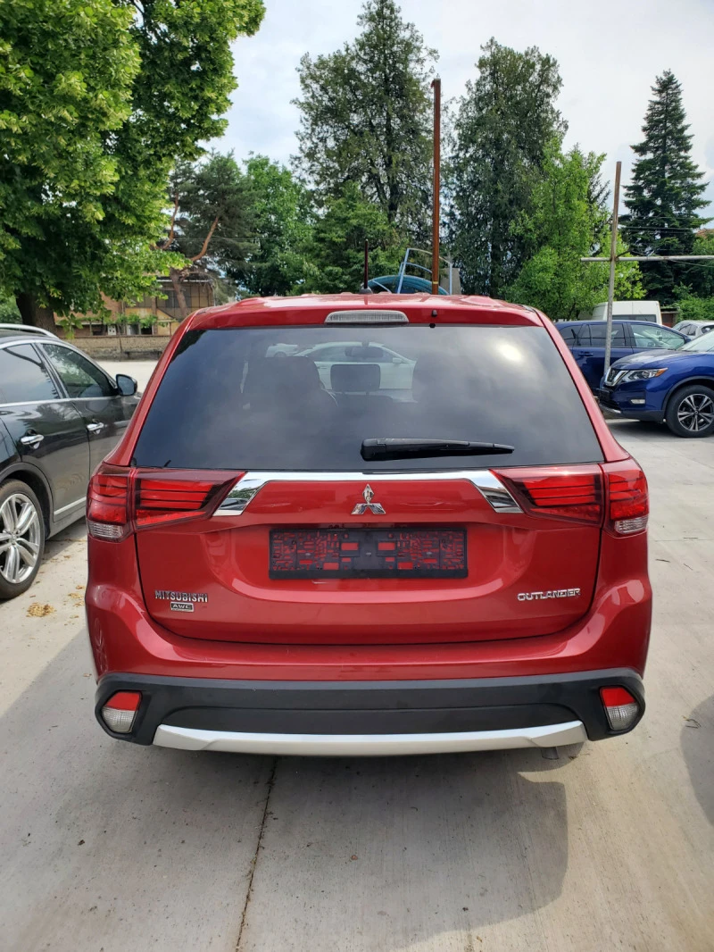 Mitsubishi Outlander 2.4L 4x4, снимка 6 - Автомобили и джипове - 40940399