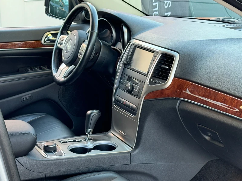 Jeep Grand cherokee 3.0D-LIMITED-241KC-4X4-КОЖА-ПОДГРЕВ-КАМЕРА-KEYLESS, снимка 15 - Автомобили и джипове - 47712506